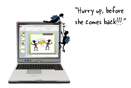 Due omini stilizzati si arrampicano su un laptop con una slide PowerPoint aperta e una frase umoristica