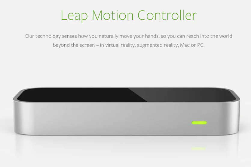 Leap Motion Controller su sfondo bianco con descrizione delle sue funzionalità per realtà virtuale e aumentata
