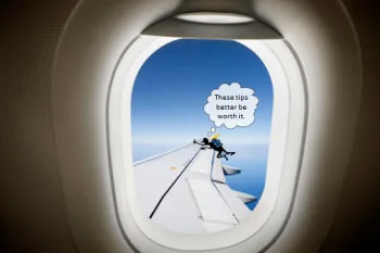 Vista da un finestrino di aereo con un paracadutista sull’ala e una nuvoletta di pensiero ironica sul valore dei consigli
