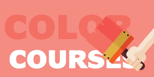 Mano stilizzata dipinge la parola COLOR con Living Coral su sfondo rosa, illustrando l’uso del colore nei corsi eLearning