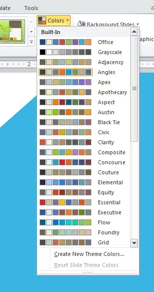 Menu a tendina di PowerPoint che mostra le combinazioni di colori predefinite disponibili per la personalizzazione dei temi