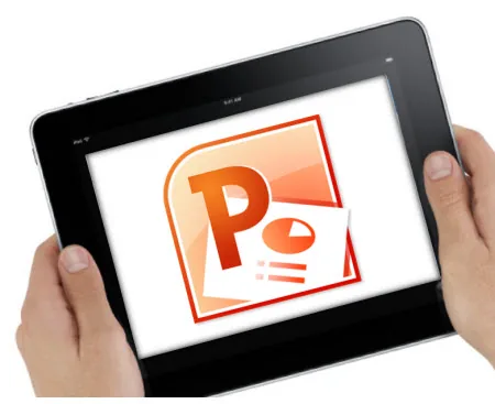 Logo di PowerPoint visualizzato su un tablet tenuto tra le mani, simbolo dell’uso di PowerPoint per il mobile learning