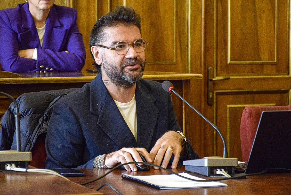 Relatore interviene durante la presentazione del portale Rischio Zero promosso dal Comune di Ragusa con Mosaicoelearning