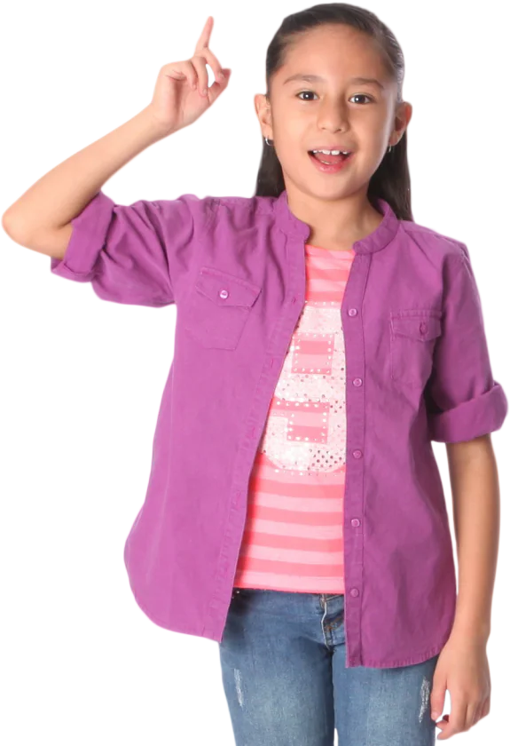 Ragazza giovane con camicia viola e atteggiamento sicuro, ideale come personaggio per corsi eLearning