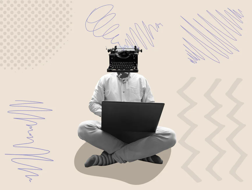 Persona seduta con laptop e testa a macchina da scrivere, simbolo della creatività nella scrittura di storyboard eLearning