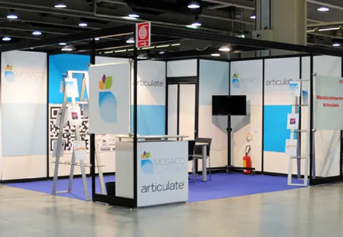 Stand espositivo Mosaico eLearning con loghi Articulate e materiali informativi a ExpoTraining 2016